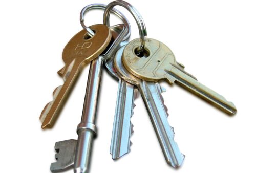 8 House Keys