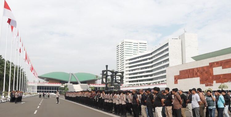 Demo di Depan DPR, 1.145 Polisi Siaga 1 AA1KUWlD