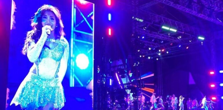 Detik-detik Ayu Ting Ting Cium Boy William di Konser Depok, Ayah Ojak Hadir 1 AA1KeG15