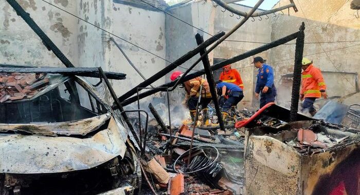 BBM Tumpah Dekat Kompor, Ruko di Sine Sragen Terbakar: Kendaraan Hancur, Satu Orang Luka 1 toko kelontong 169